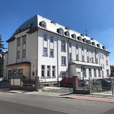 Grandhotel Novy Bor Bagian luar foto