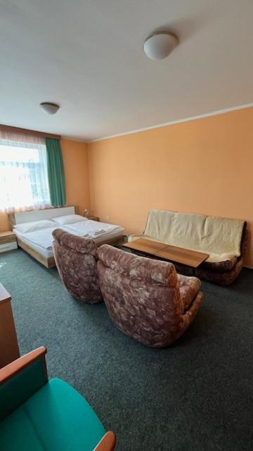 Grandhotel Novy Bor Bagian luar foto