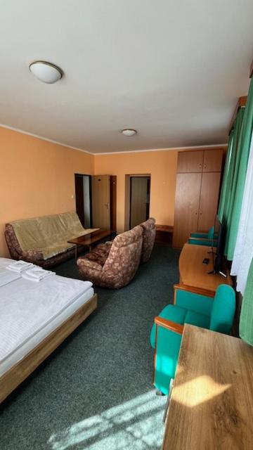 Grandhotel Novy Bor Bagian luar foto