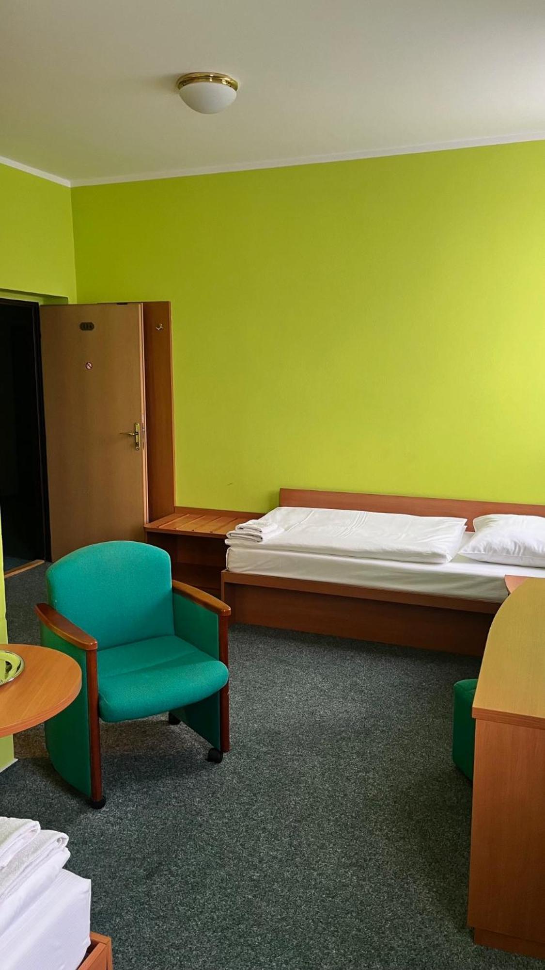 Grandhotel Novy Bor Bagian luar foto