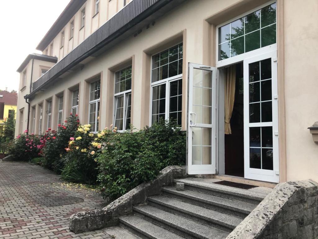 Grandhotel Novy Bor Bagian luar foto