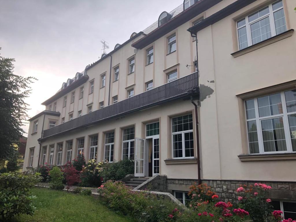 Grandhotel Novy Bor Bagian luar foto