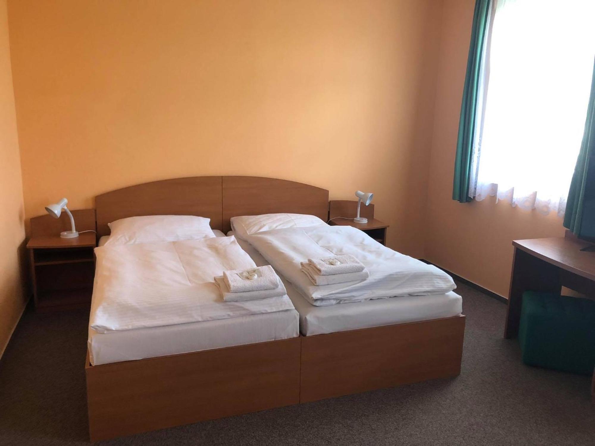 Grandhotel Novy Bor Bagian luar foto